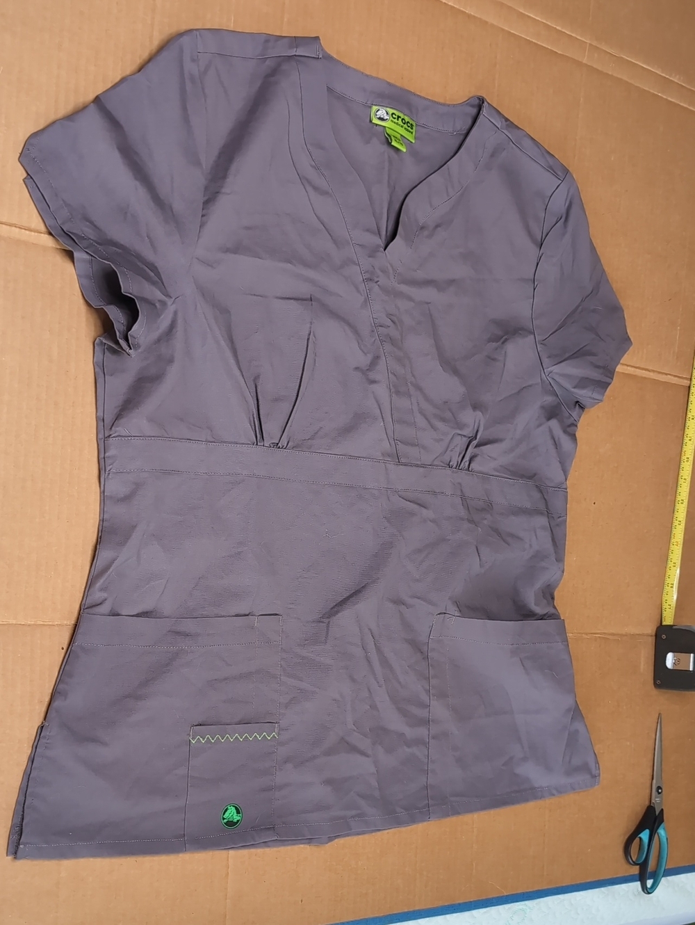 Crocs Gray V-Neck Medical Scrub Top with Lime Tag
